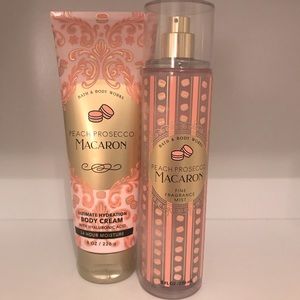 Peach Prosecco Macaron